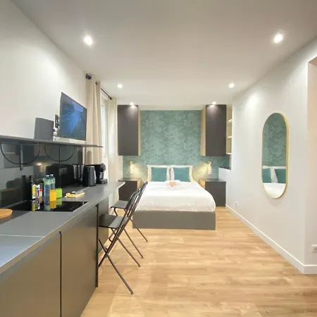 Guestready - Sleek Emerald Escape In The 13th Arr. Paris